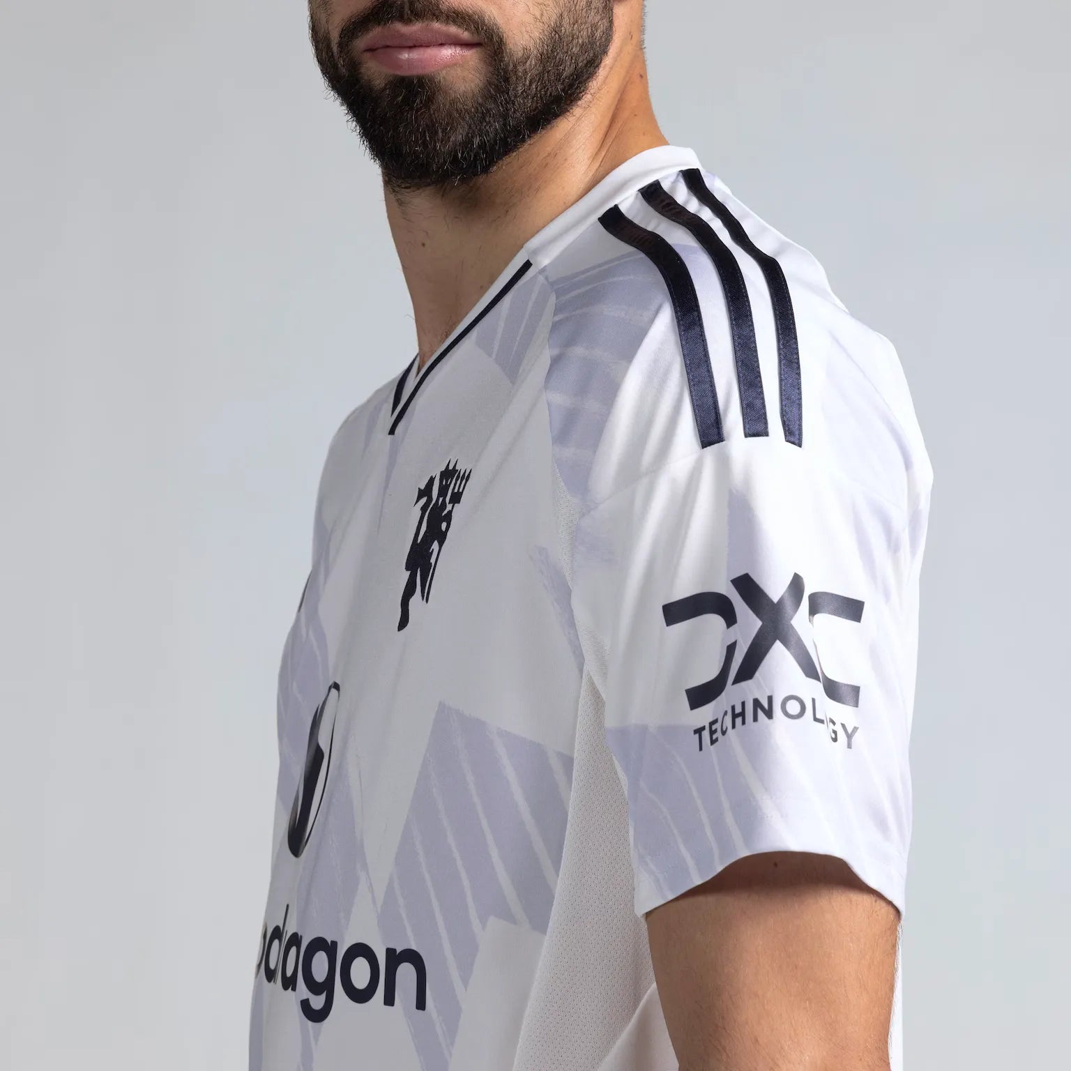 Manchester United away 2025-26 with shorts